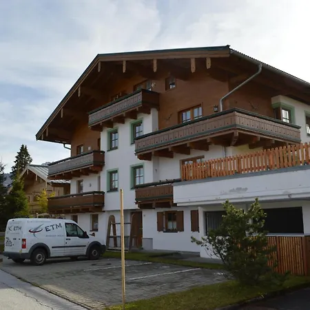 Appartement Alpine Royal B 26 *